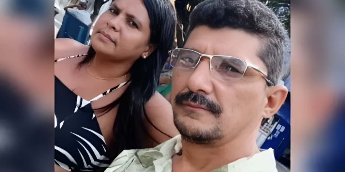 Una pareja en su propia casa.