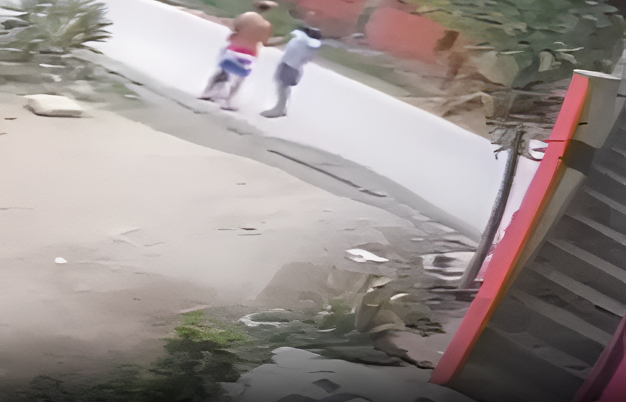 Frente a la niña sucedió todo.